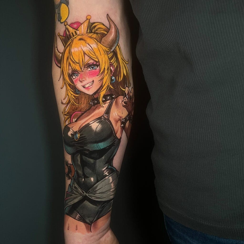 Tattoo eines fantasievollen Charakters auf einem Arm
